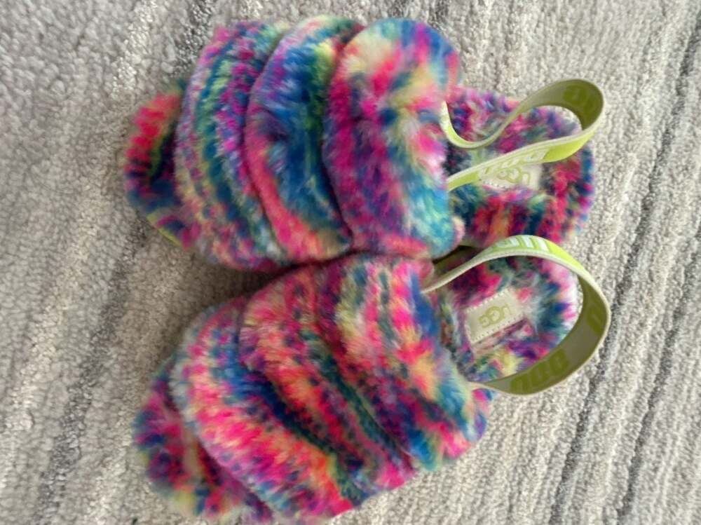 UGG Fluff Yeah Slide Rainbow Tie Dye Slippers Size 12 youth